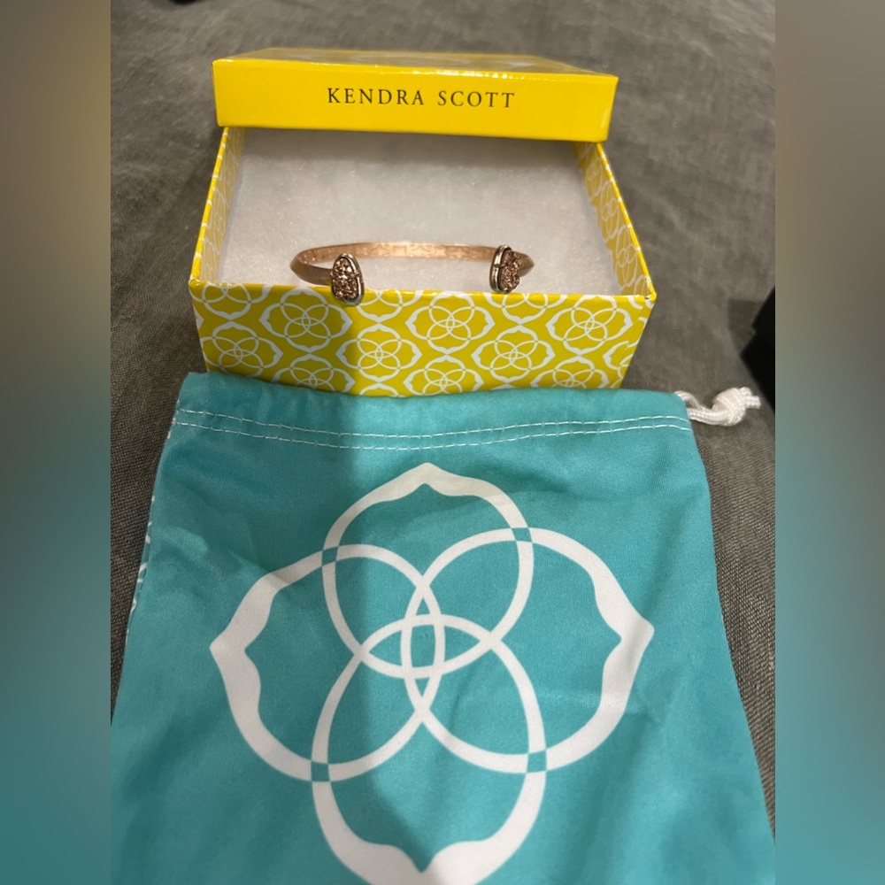 Kendra Scott gold cuffed bracelet